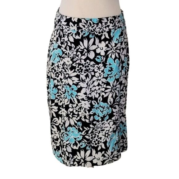 Cato Floral Black Blue White Pencil Ruffle Back Skirt Size 8 - Picture 3 of 7